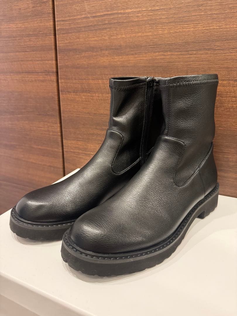 ❤︎ルタロン❤︎ 3.5cmトラックソールフィットショートブーツ　Ｍ