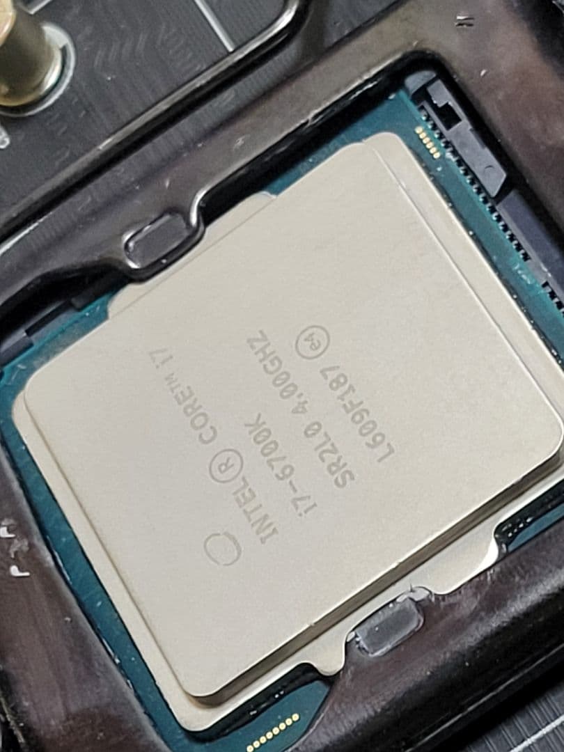 CPU ASRock Z170 Extreme4 + i7-6700K