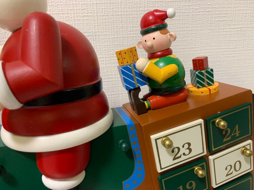 アドベントカレンダー コストコ　木製　サンタと馬