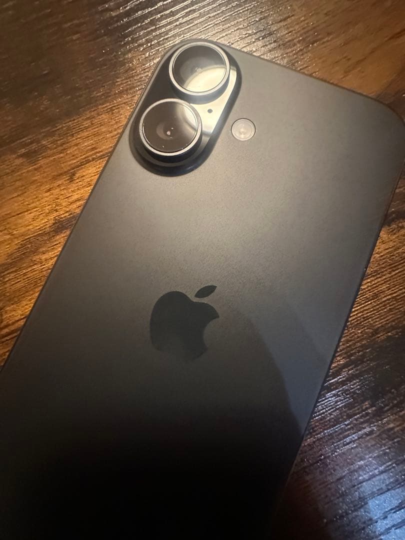 極美品　Apple iPhone16 128GB スペースブラック