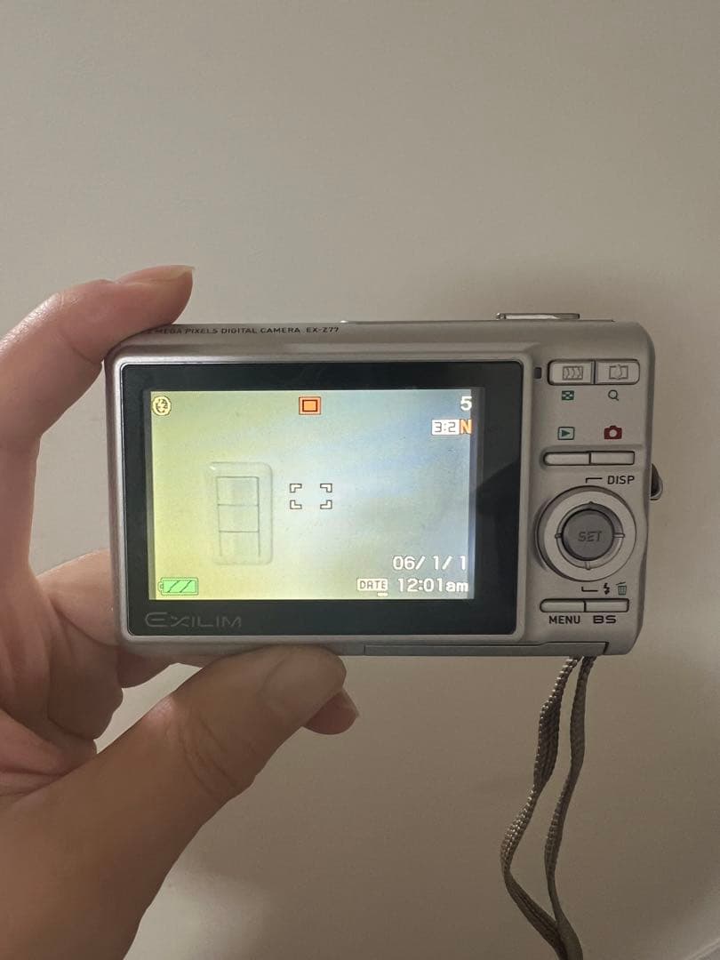 CASIO EXILIM EX-Z77動作品コンパクトデジタルカメラ