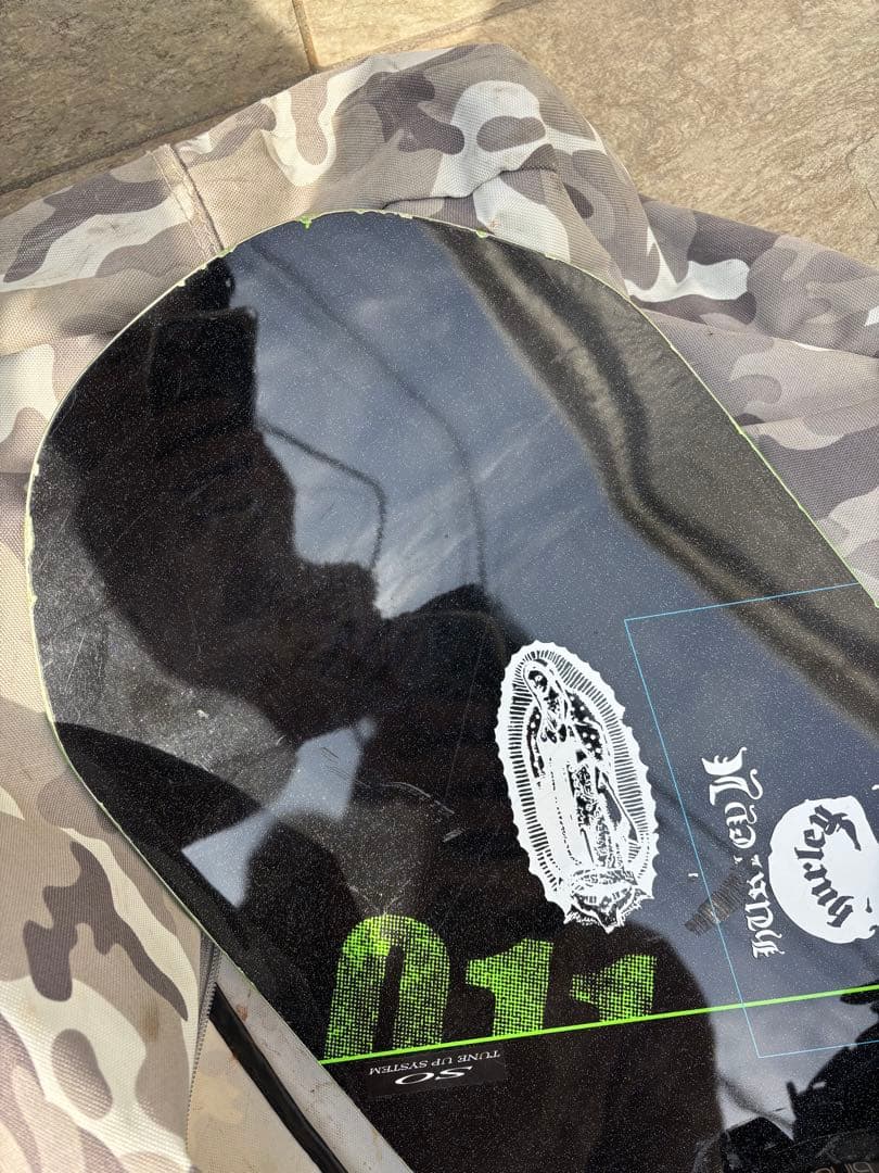 011 スノーボード 迷彩ケース付き