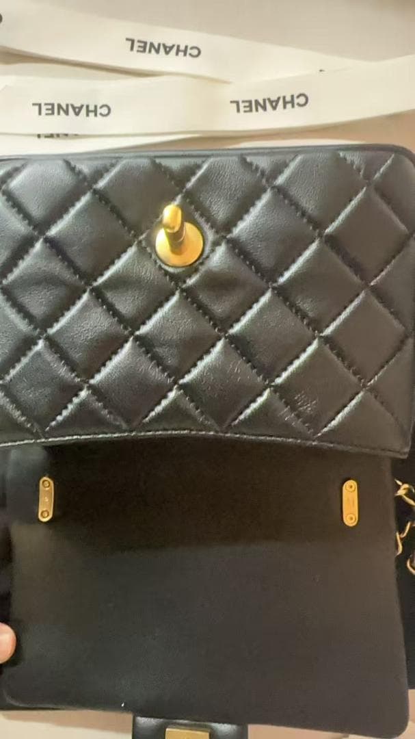 ブラック キルティング ショルダーバッグ