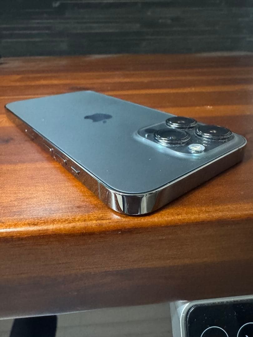 iPhone13 pro グラファイト 128GB バッテリー 77%