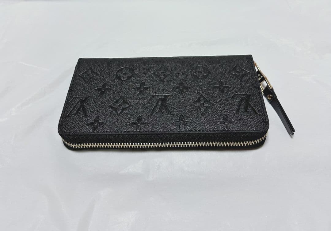 ブラックラウンドファスナー 長財布ＬVノベルティ新品