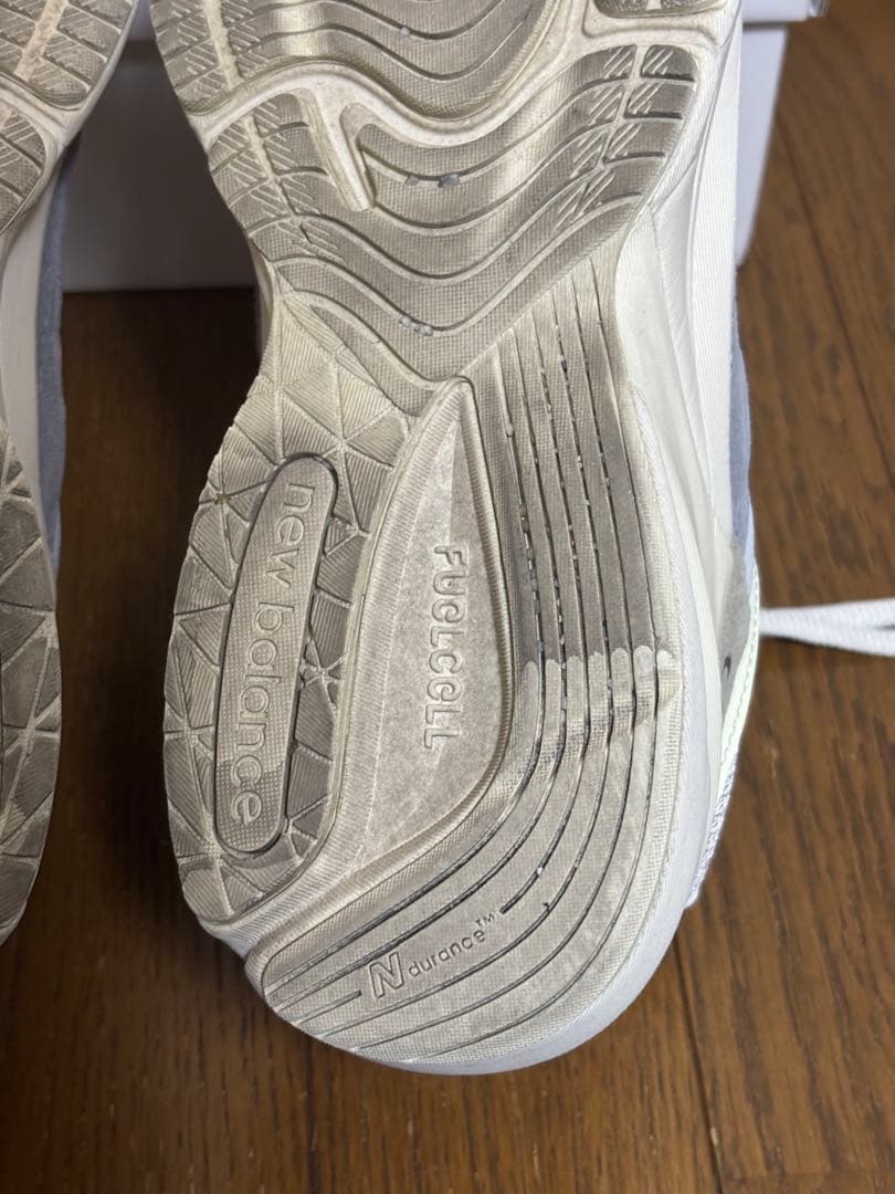 ホワイトKITH × NewBalance 990V6 \"'Sanddrift\"