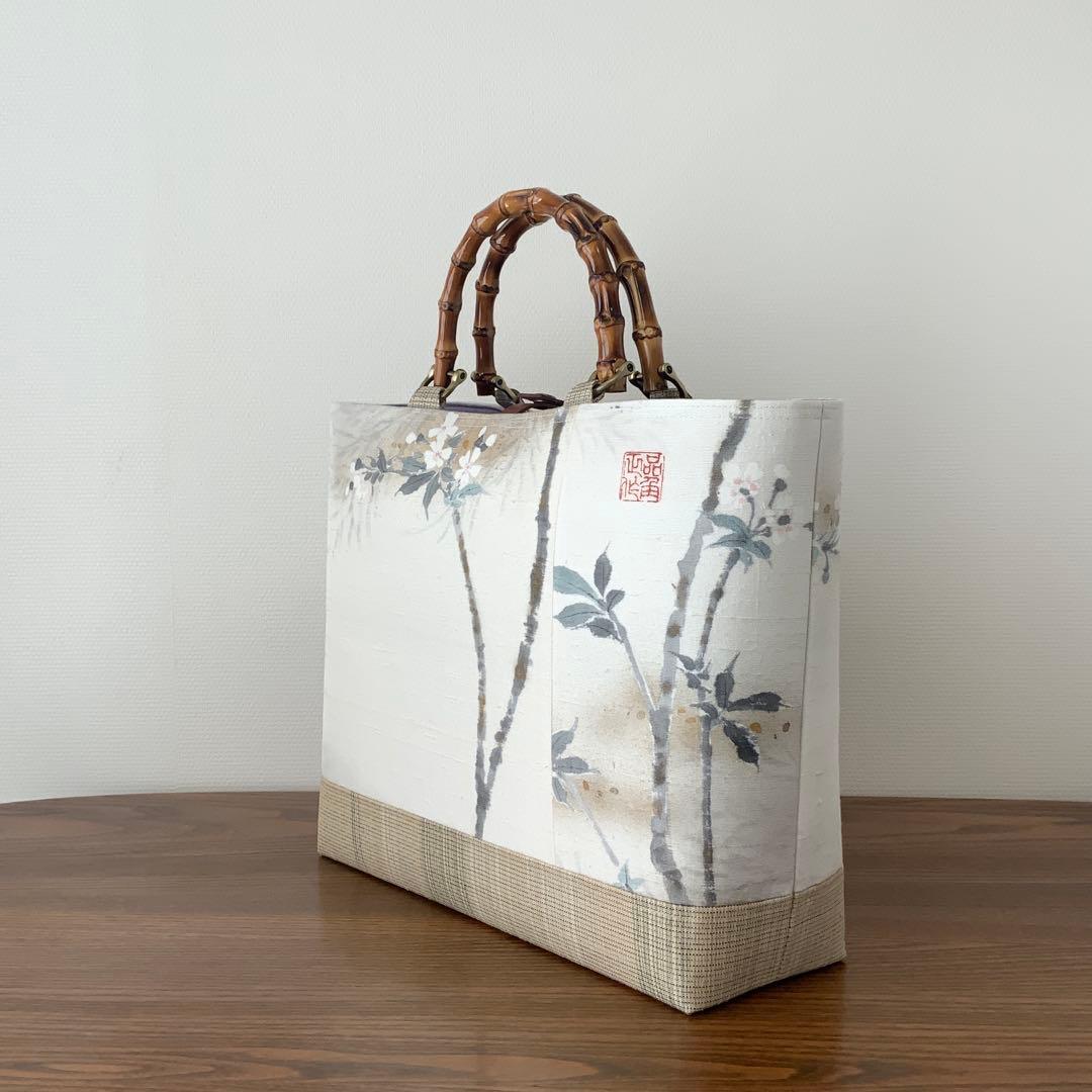 A4サイズ対応　紬帯　手描きの枝桜　リメイク　バンブーハンドルバッグ　ポーチ付き