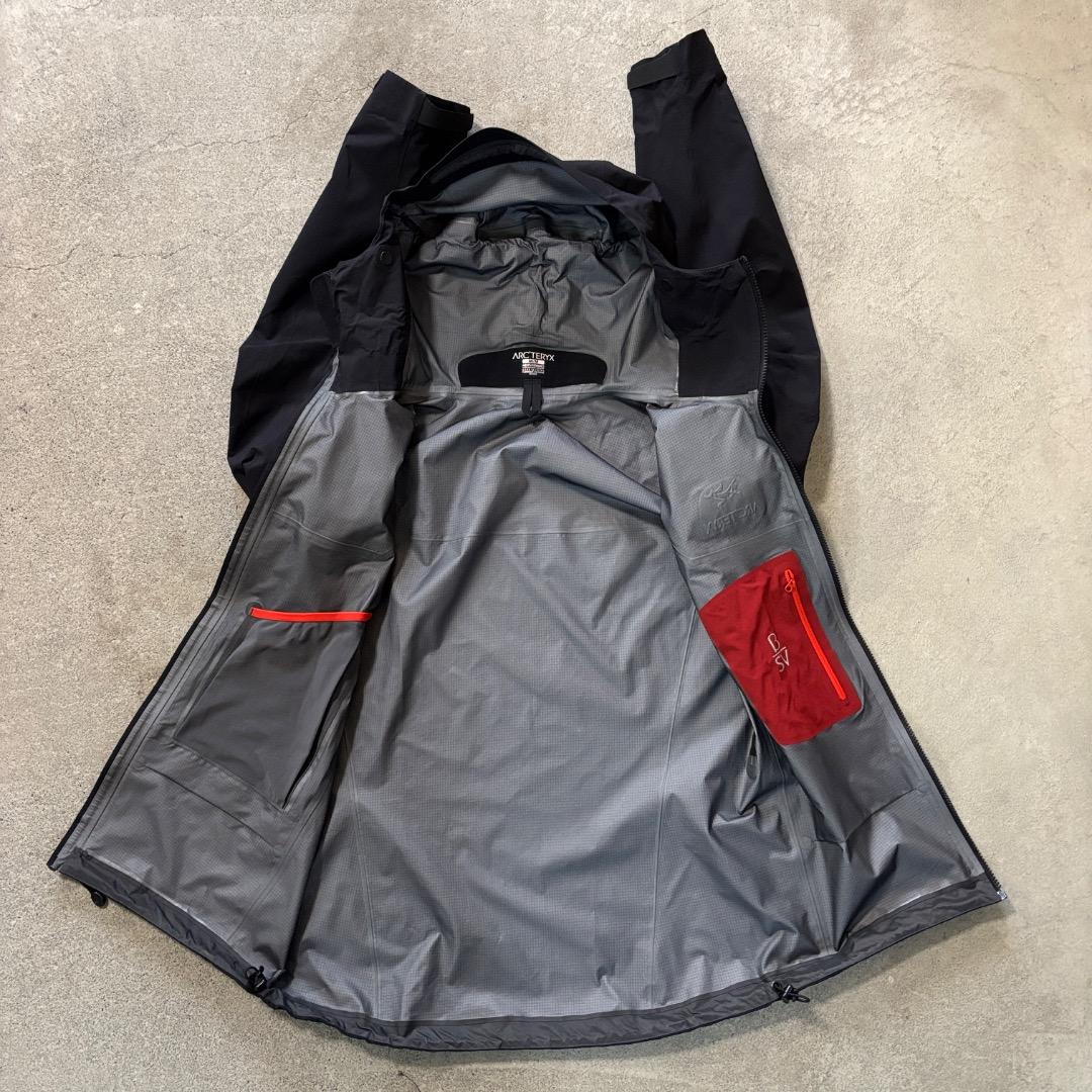 ゆ*様 ⭐︎レア⭐︎ arc'teryx Beta SV アークテリクス Bla