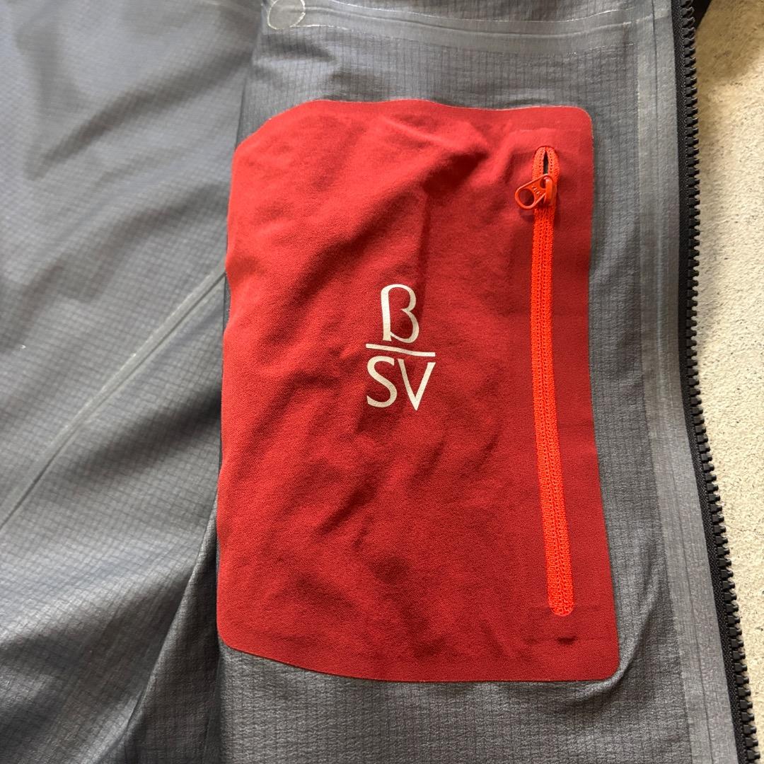 ゆ*様 ⭐︎レア⭐︎ arc'teryx Beta SV アークテリクス Bla