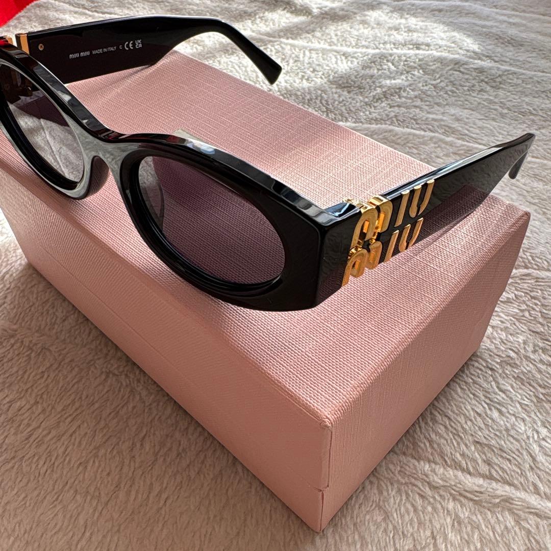 MIU MIU ブラック サングラス