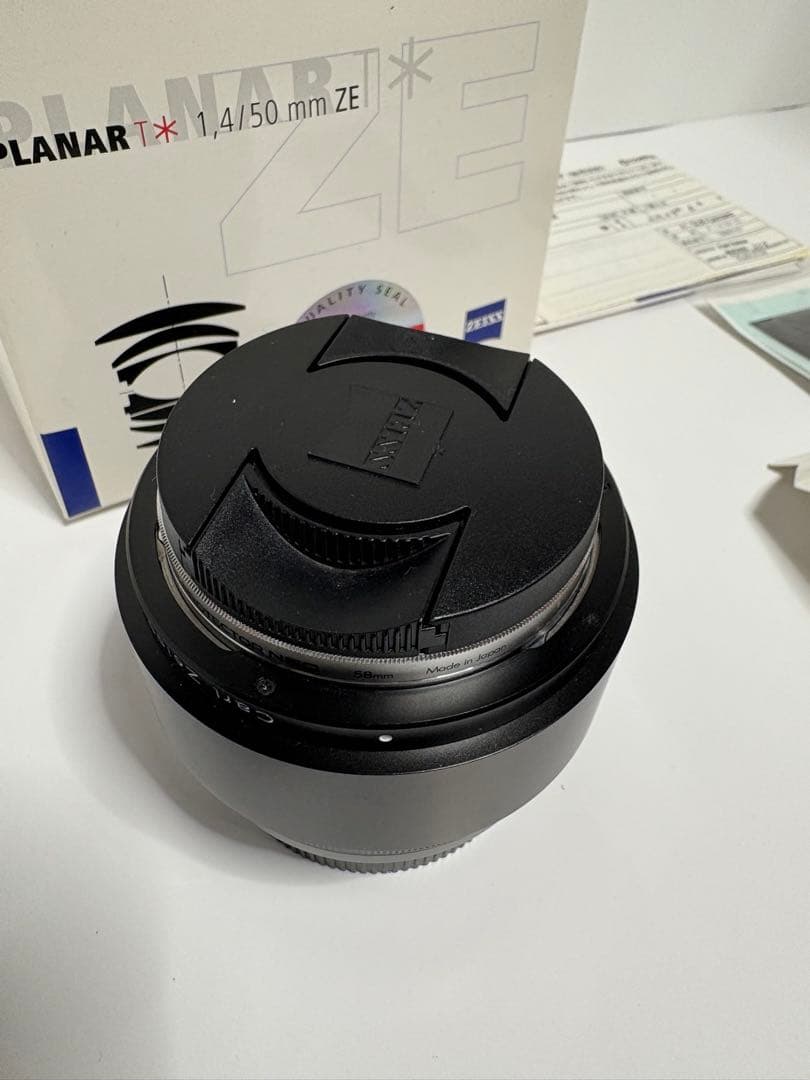 中古美品　Carl Zeiss Planar T* 1.4/50 ZE