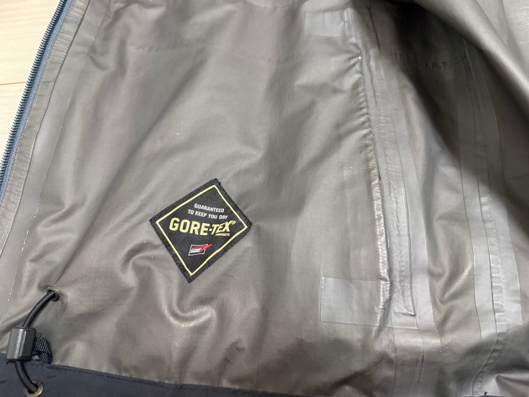 Volcom GORE-TEX ブラック スノーボードジャケット