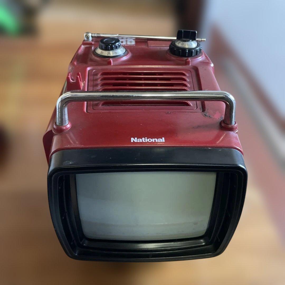 National Sportsman 808 赤いブラウン管テレビ