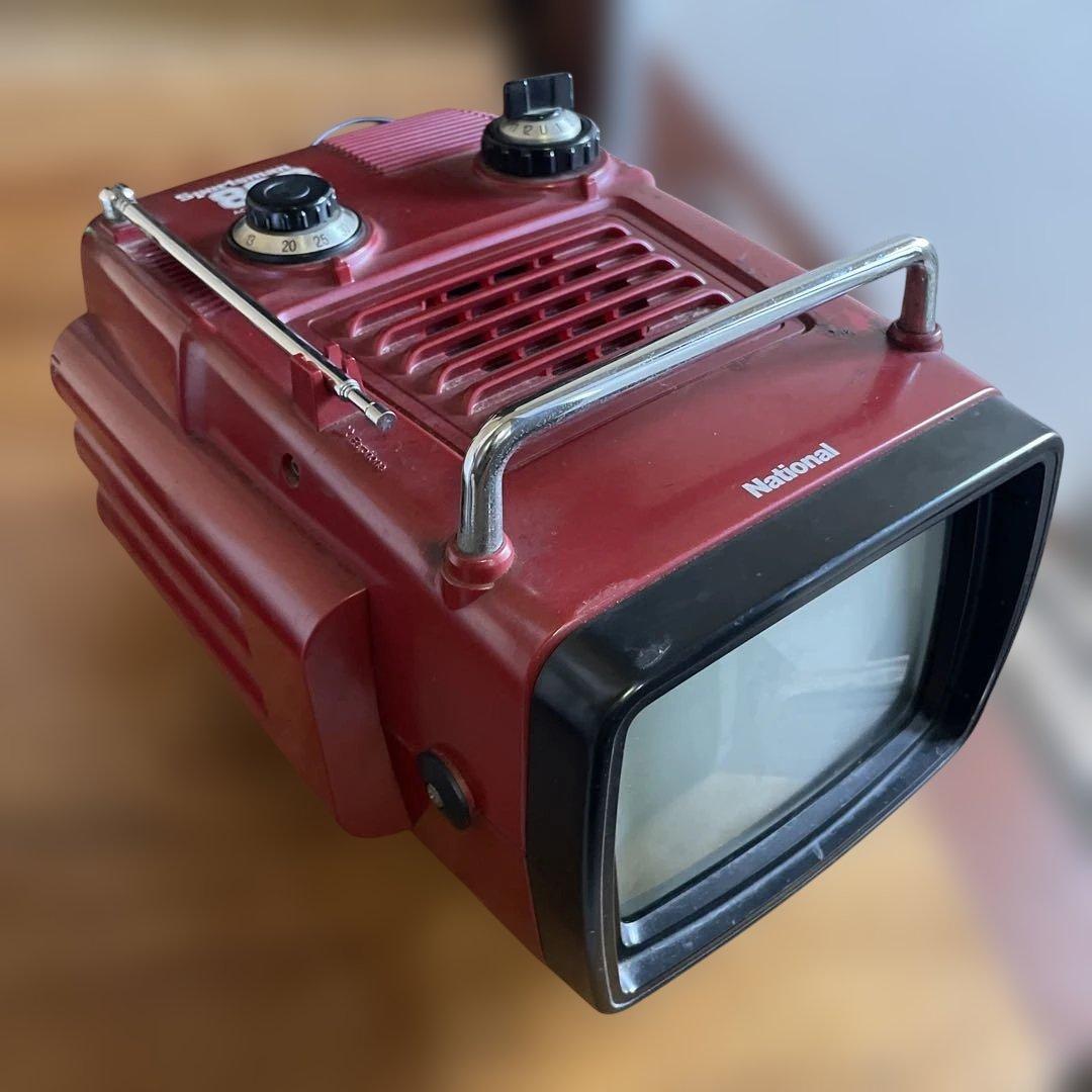 National Sportsman 808 赤いブラウン管テレビ