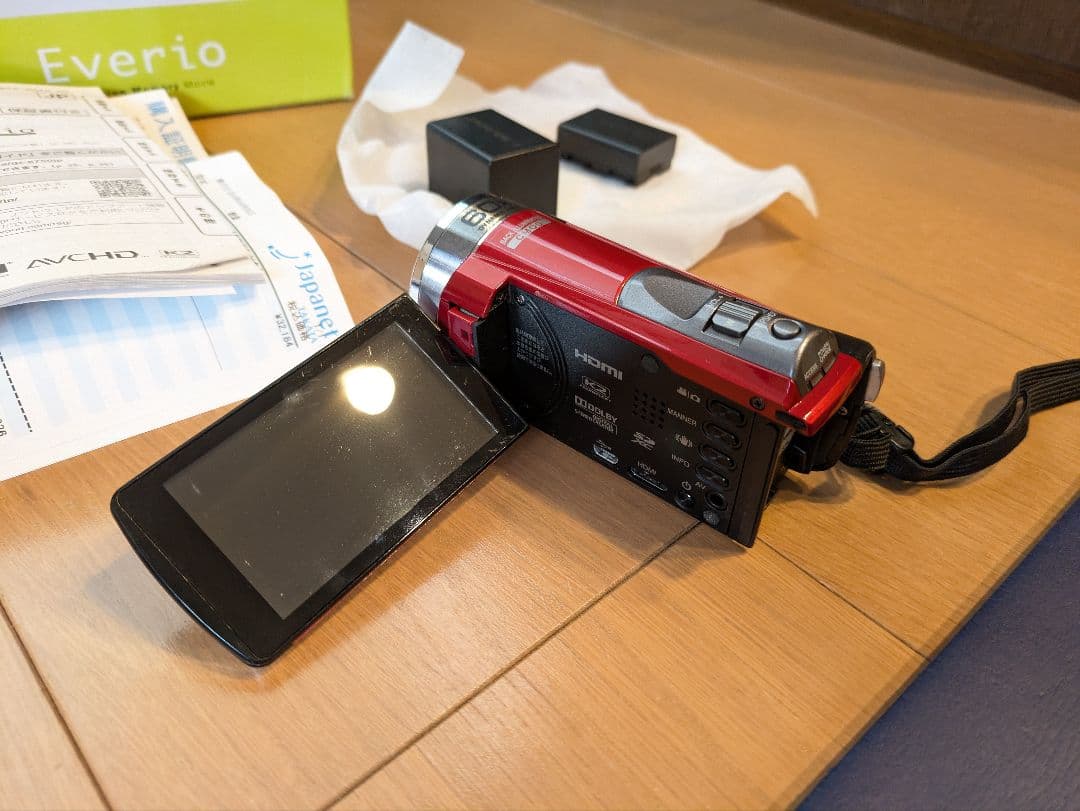エブリオ　GZ-E750　赤　デジタルビデオカメラ