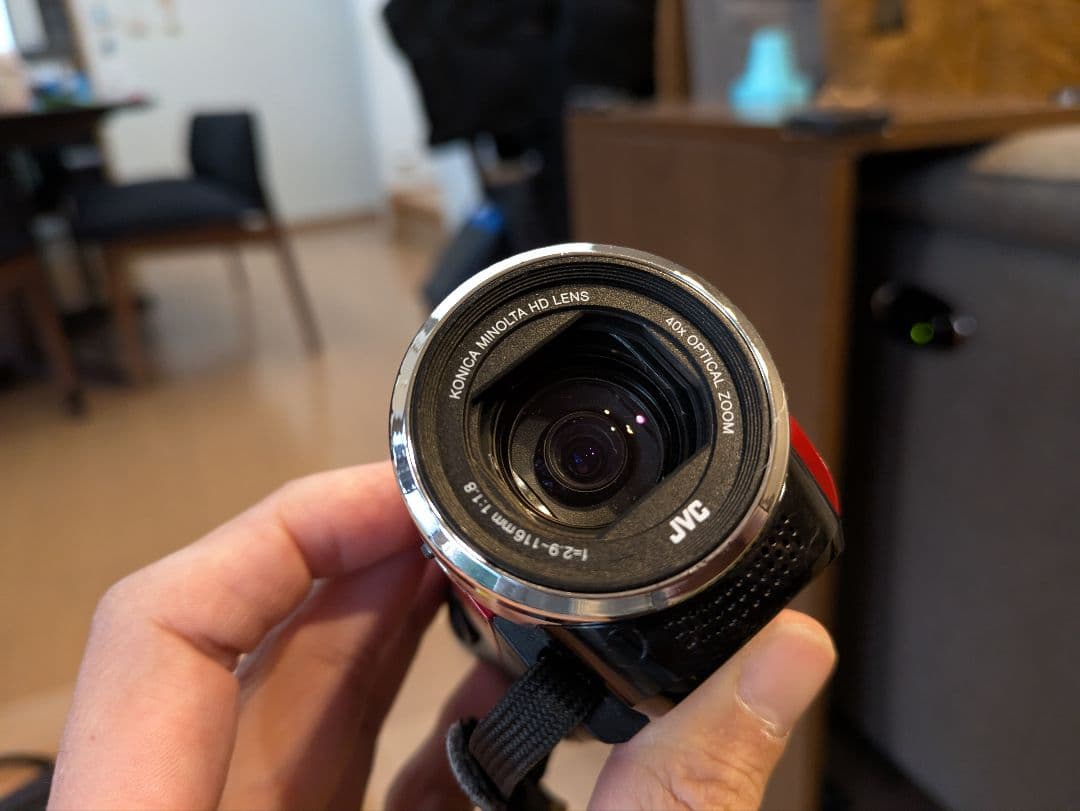 エブリオ　GZ-E750　赤　デジタルビデオカメラ