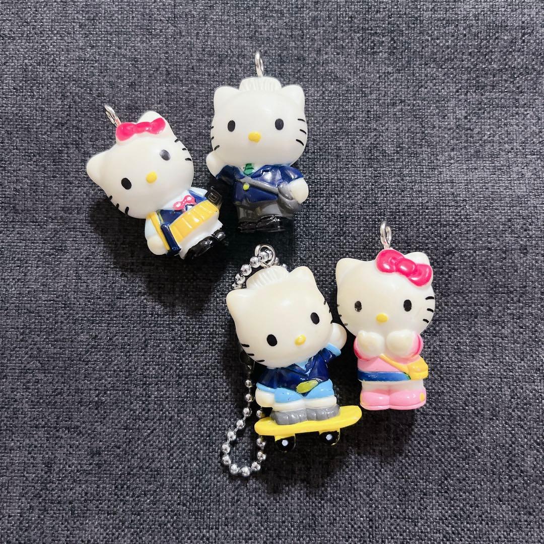 ハローキティ　ストラップ　キーホルダー　コレクターズマスコット　23個まとめ売り