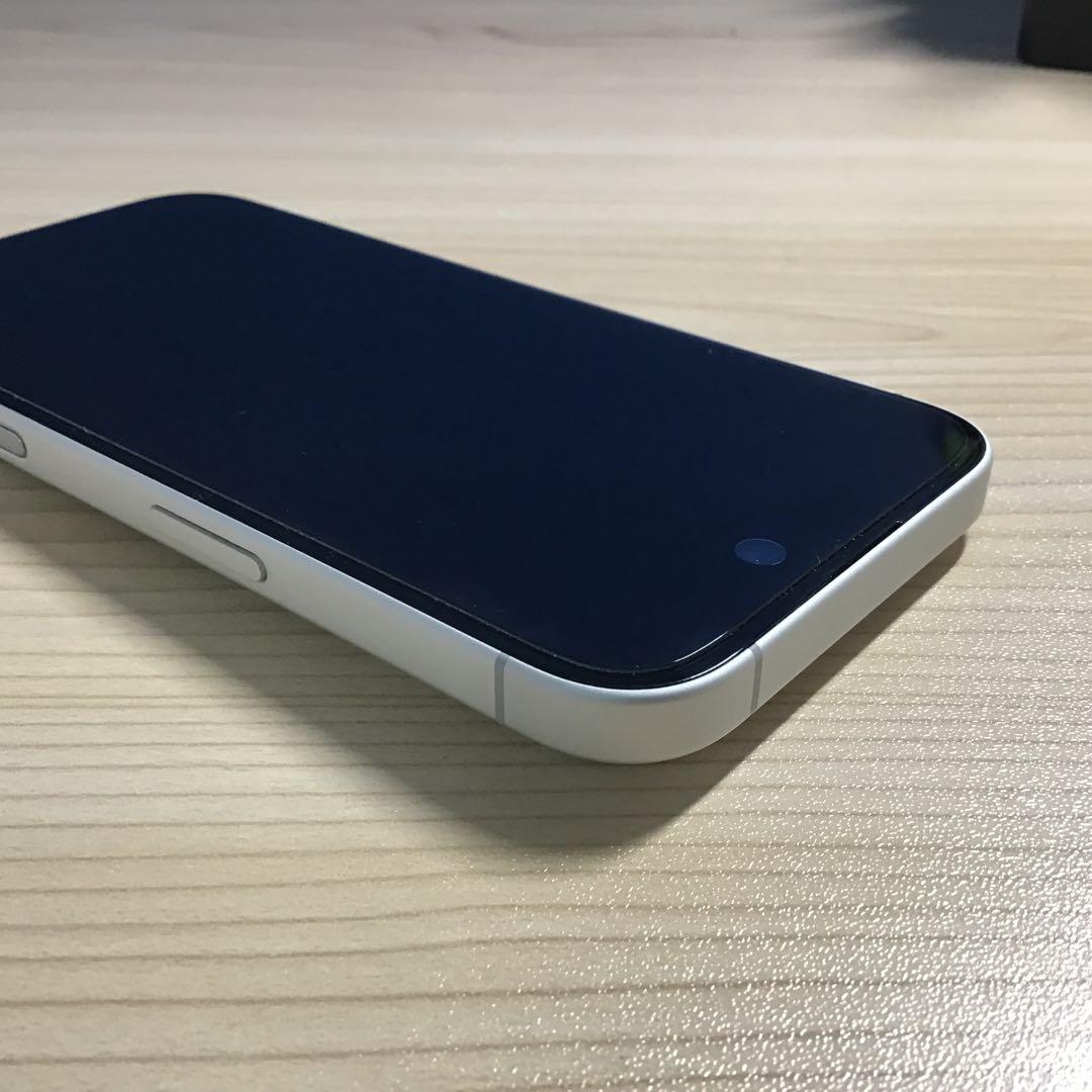 美品　Apple iPhone16 ホワイト128GB　SIMフリー