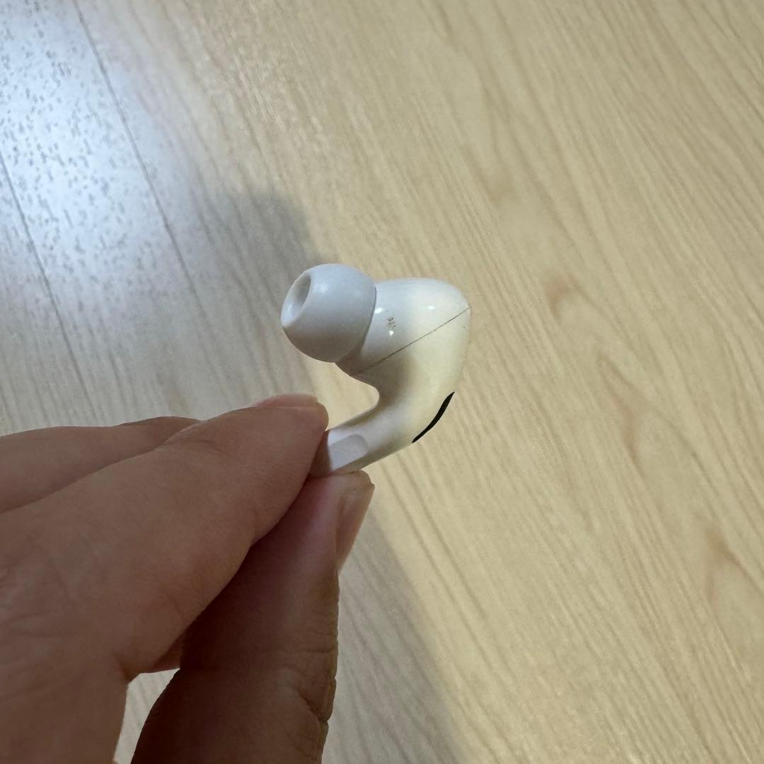 AirPods Pro 本体 充電ケース付き【2019年10月モデル】