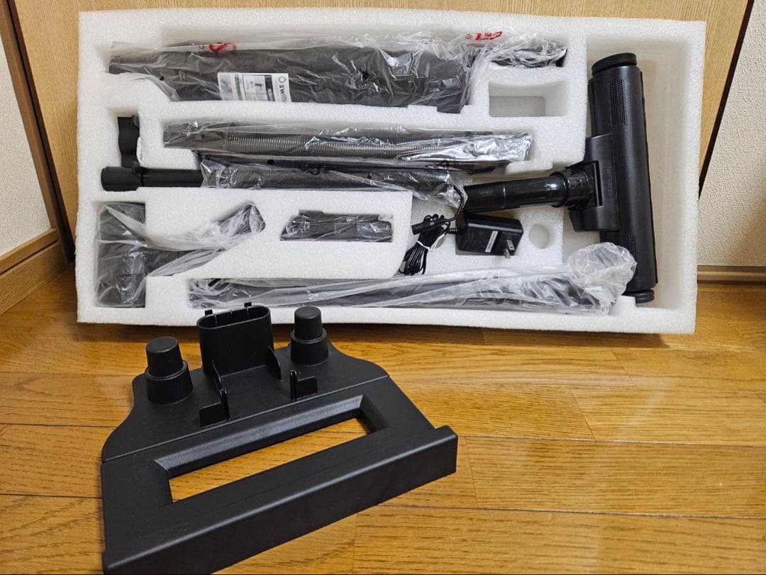 スティッククリーナー ホワイト/ブラック