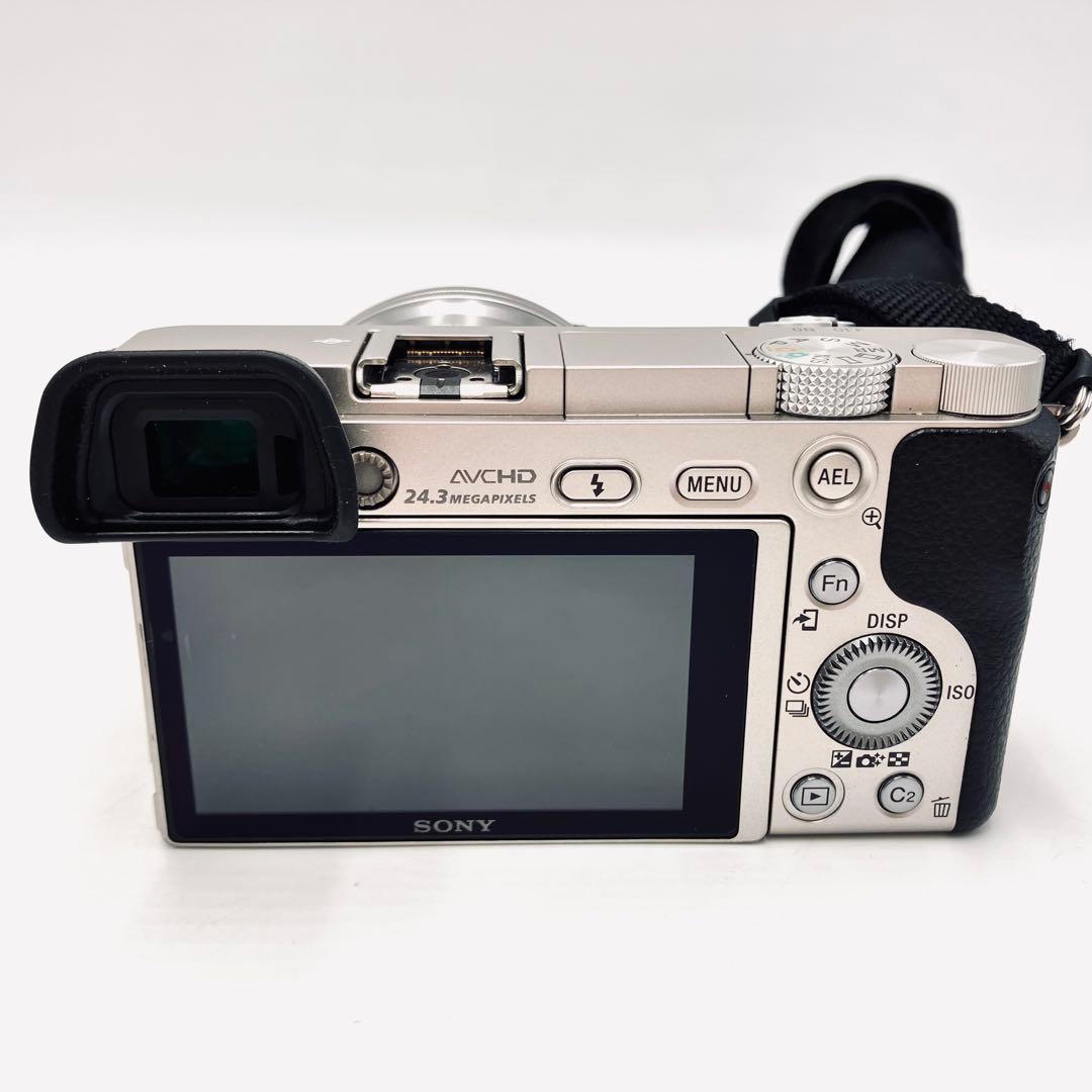 SONY a6000 ILCE-6000 シルバー ダブルズームキット