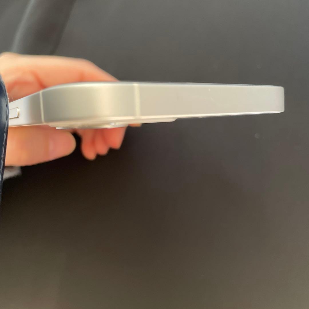 Apple iPhone 12 ホワイト 64GB SIMフリー　ケース付き