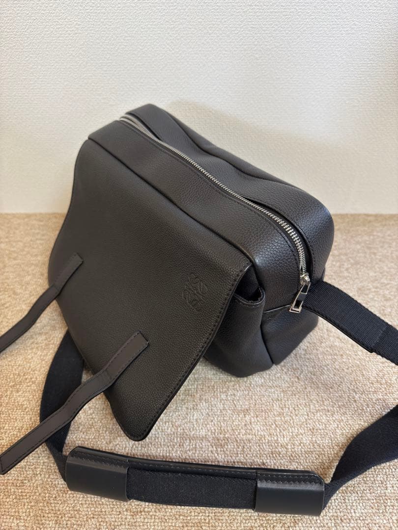 LOEWE ミリタリー　メッセンジャー　バッグ 最終値下げ