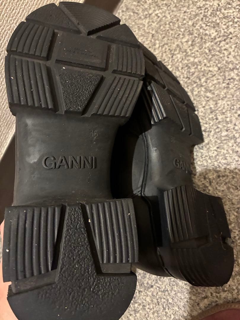 【GANNI】チェルシーブーツ　36サイズ