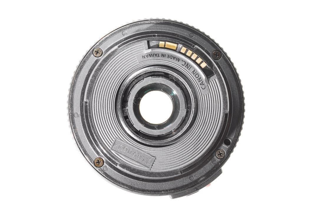 少シャッター数！ Canon EOS kiss x70 中古市場では希少モデル！