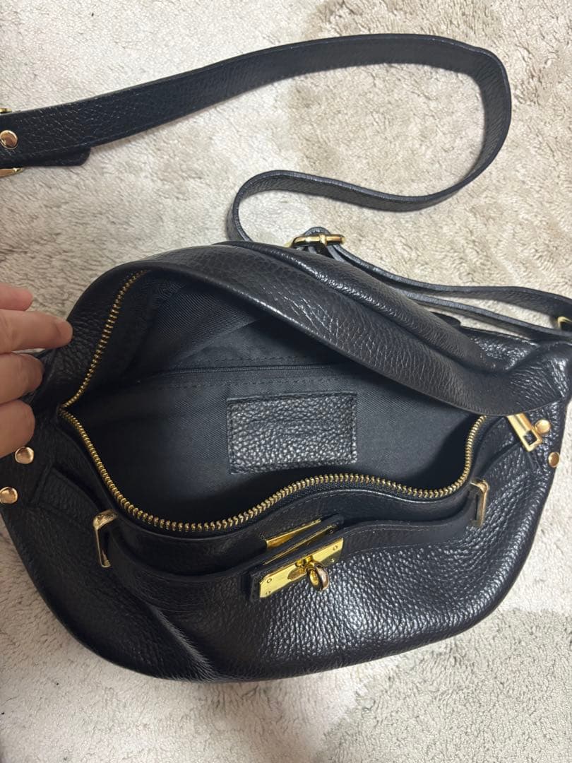 限定お値下げ　AULENTTI ボディーバック　ショルダーバック　ウエストバック