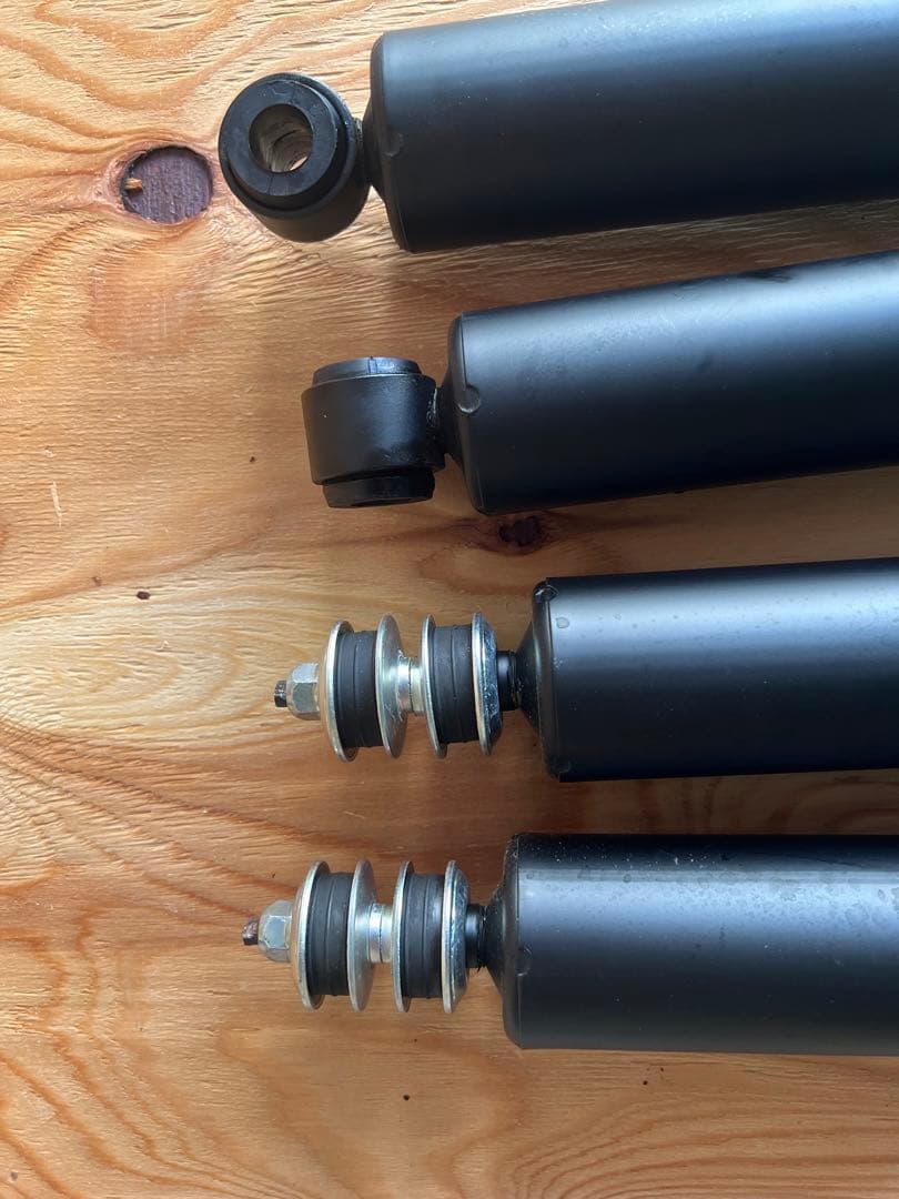 ハイエース純正 ショックアブソーバーセット 標準ロング4WD