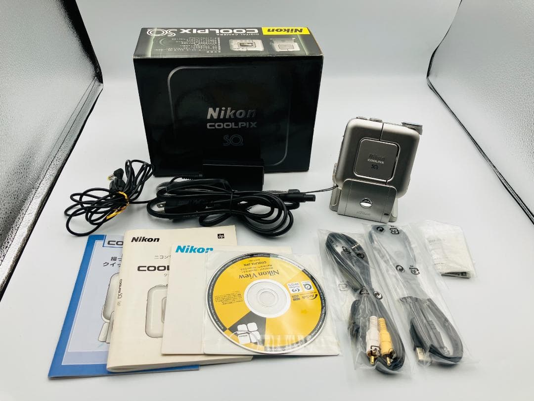 ニコン COOLPIX SQ　シルバー