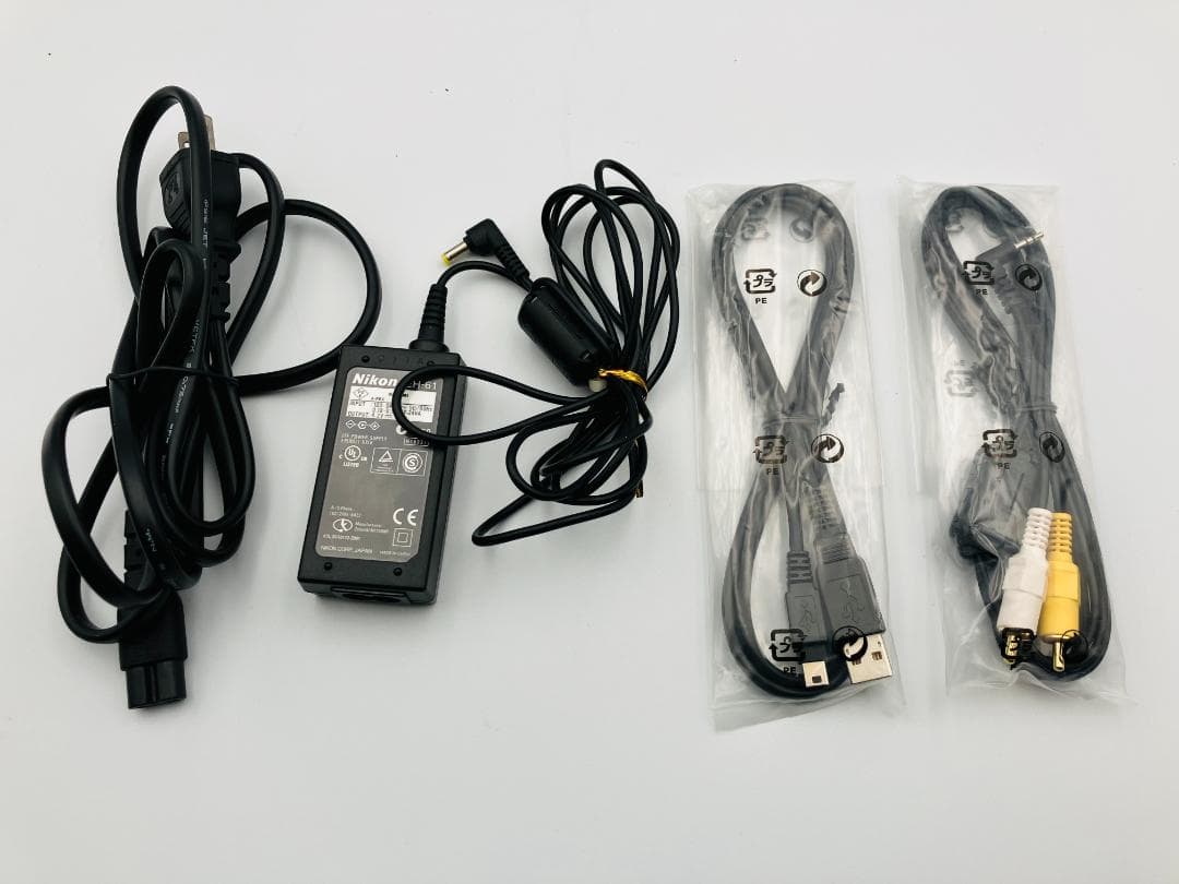 ニコン COOLPIX SQ　シルバー