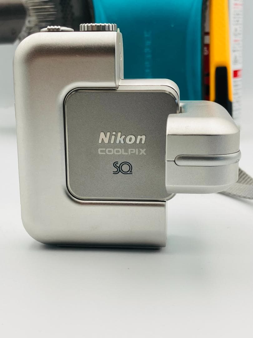 ニコン COOLPIX SQ　シルバー