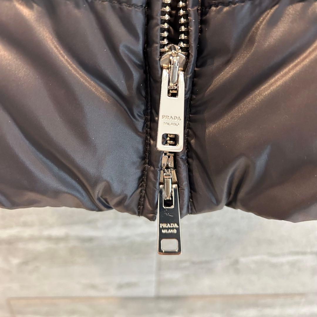 美品✨PRADA ダウン 三角ロゴプレート ダブルジップ 42 ブラック