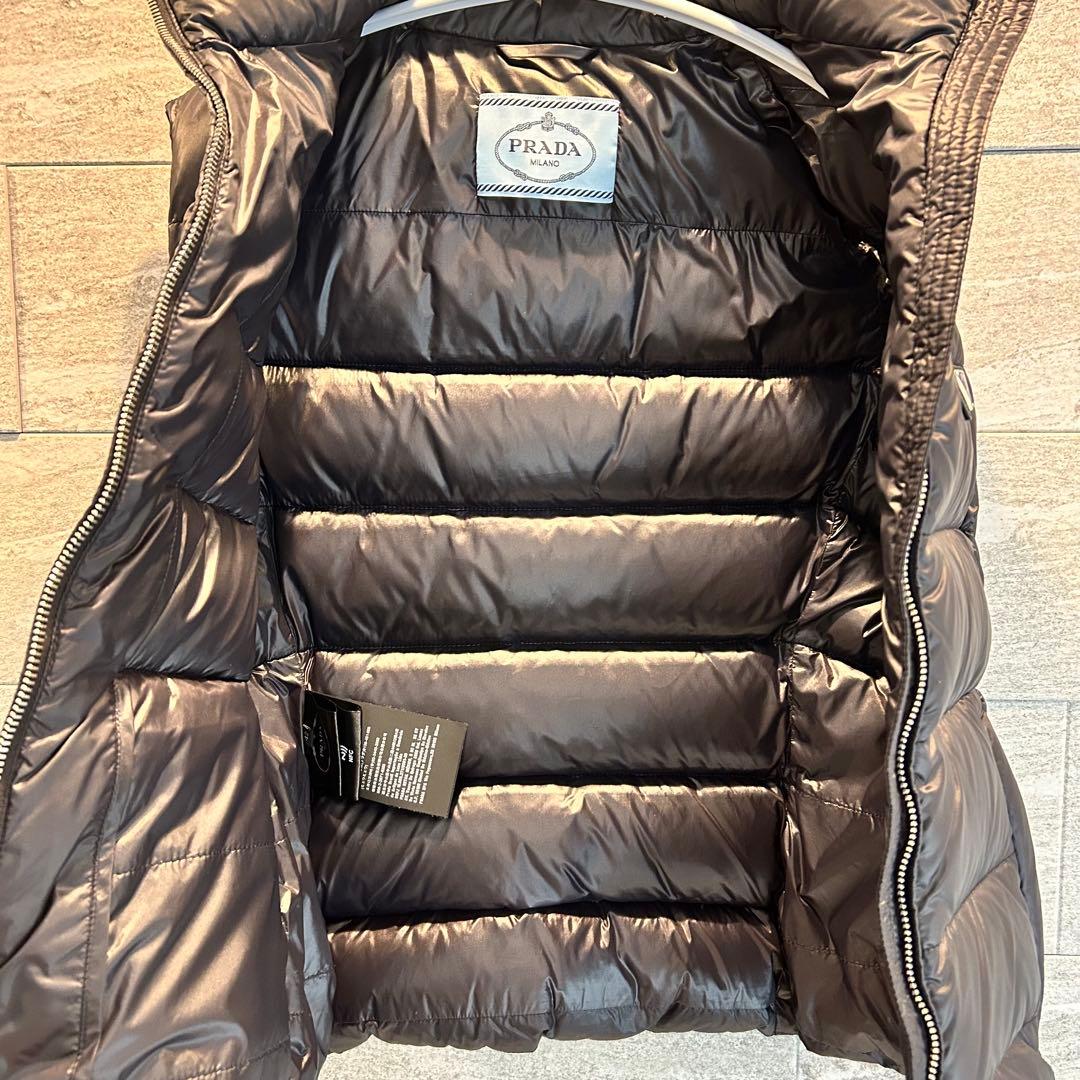 美品✨PRADA ダウン 三角ロゴプレート ダブルジップ 42 ブラック