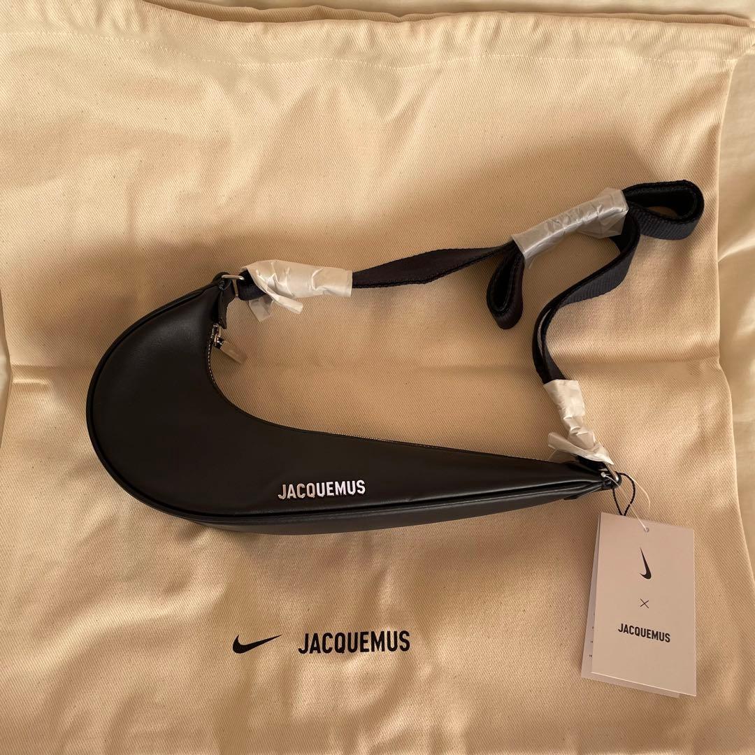 NIKE ジャックムス ル スウッシュ クロスボディバッグ