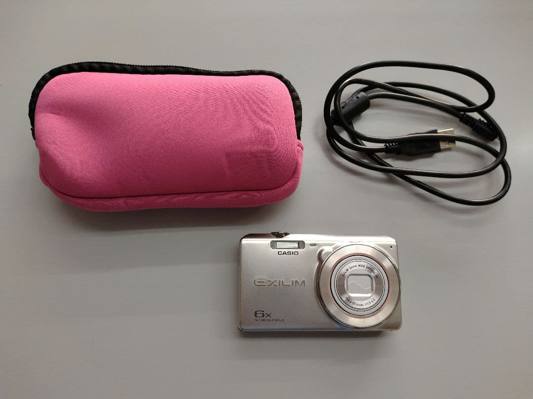 CASIO EXILIM6倍ズーム 16.1メガピクセルデジタルカメラケース付き