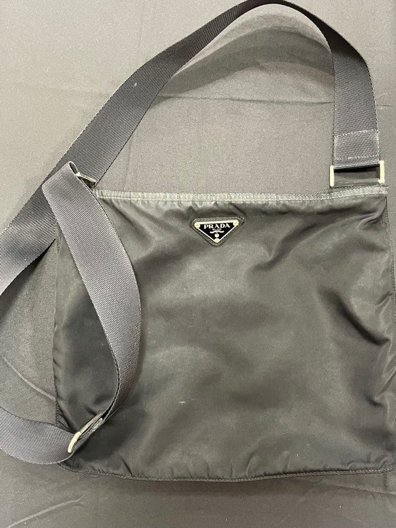 PRADA ブラックナイロンショルダーバッグ