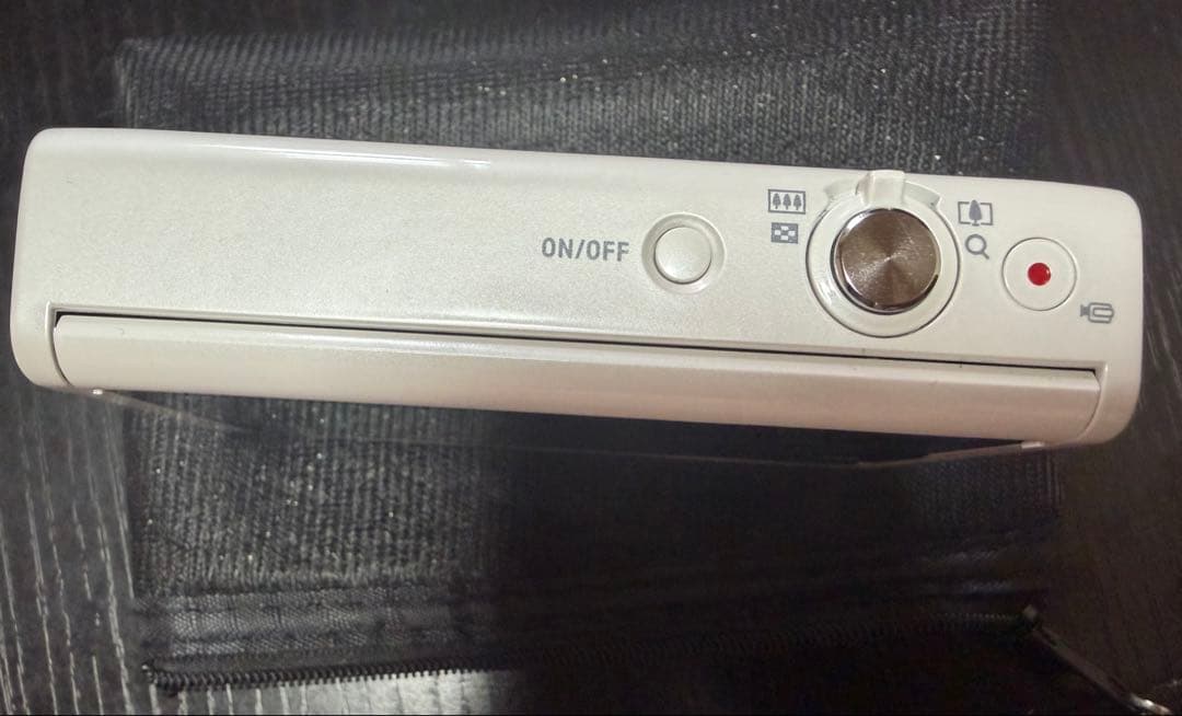 美品 CASIO EXILIM EX-ZR70WE ホワイト