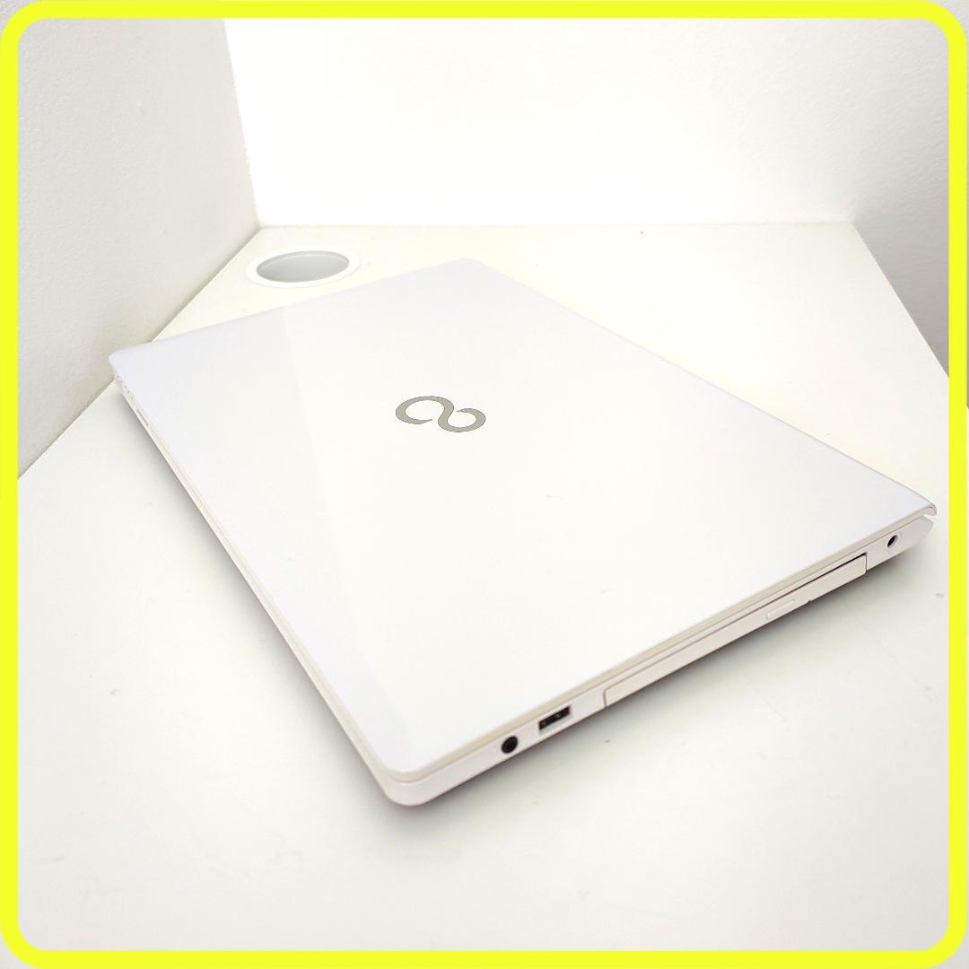 白　新品SSD256GB　カメラ⭐️windows11　ノートパソコン　807