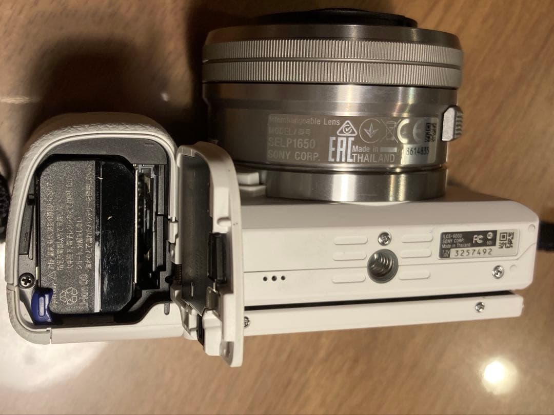 SONY . デジタル一眼カメラα6000