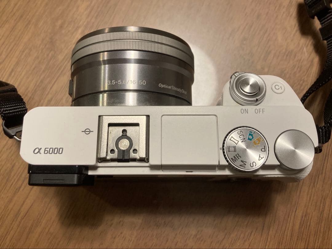 SONY . デジタル一眼カメラα6000
