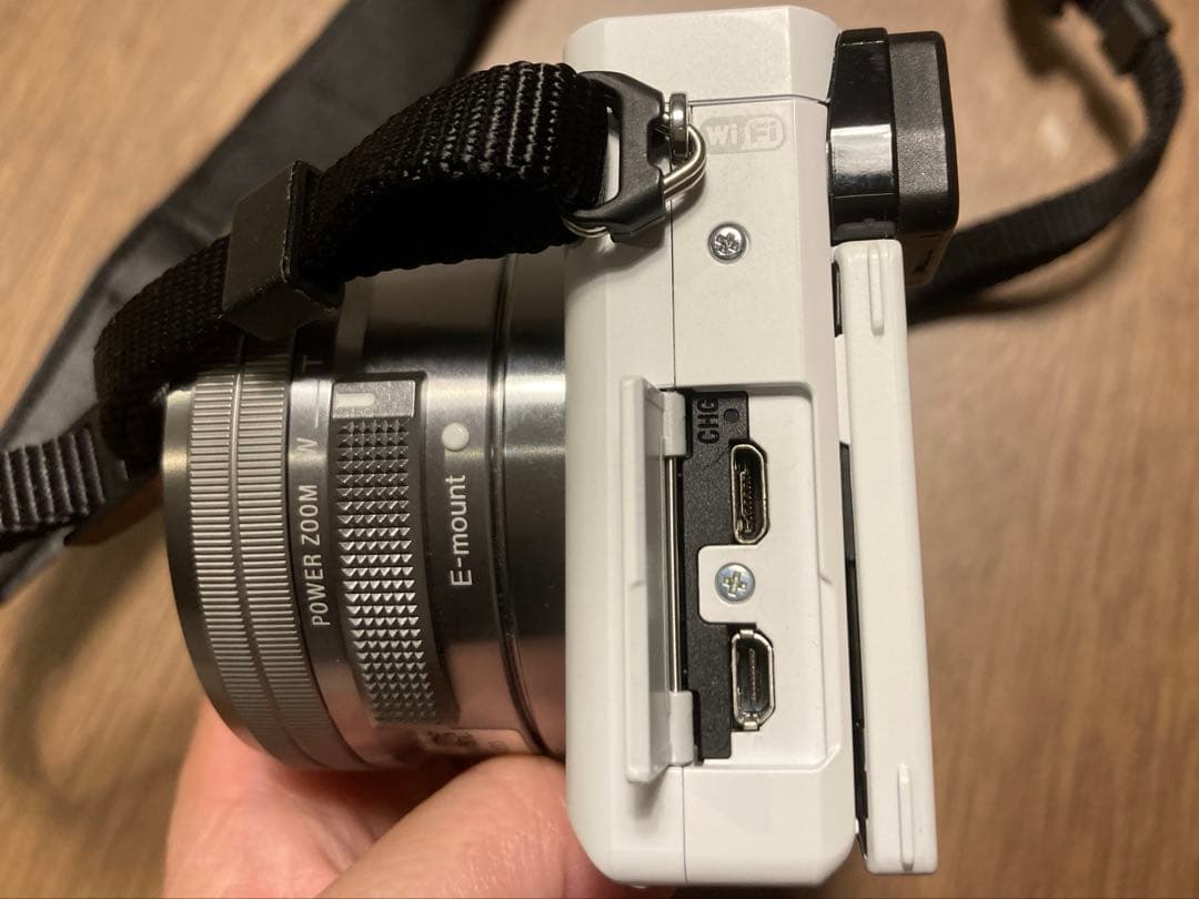 SONY . デジタル一眼カメラα6000