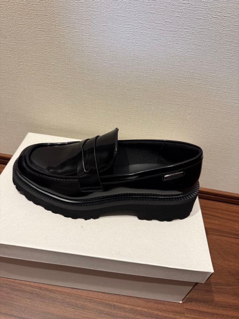 CHARLES & KEITH カバードリッジソール ローファー 38