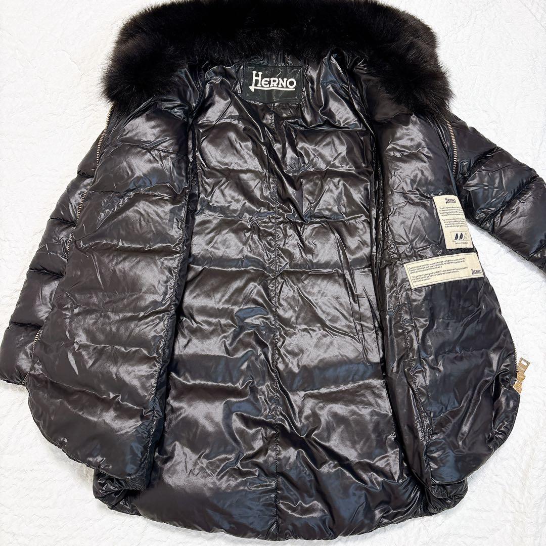 超軽量✨HERNO フォックスファー　ダウンコート　ブラック　黒　金ボタン　ロゴ