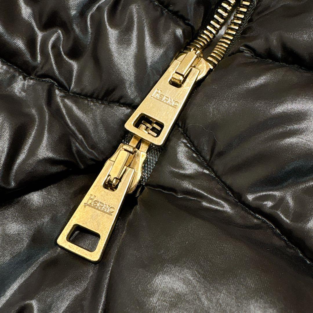 超軽量✨HERNO フォックスファー　ダウンコート　ブラック　黒　金ボタン　ロゴ