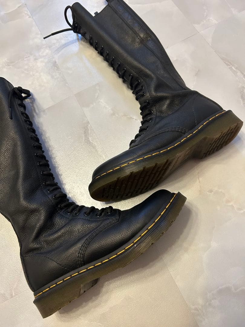 ドクターマーチン 1B60 20ホール UK6