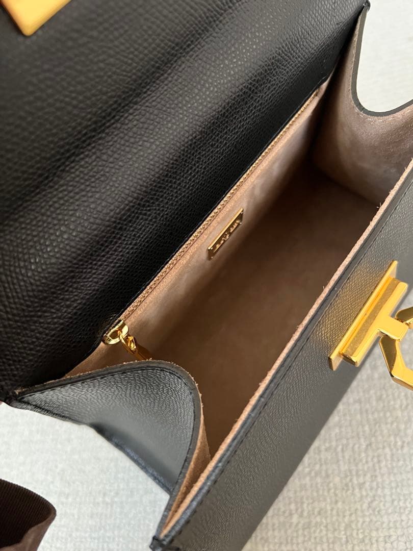 【新品未使用】CARBOTTI GRETA245 ブラック