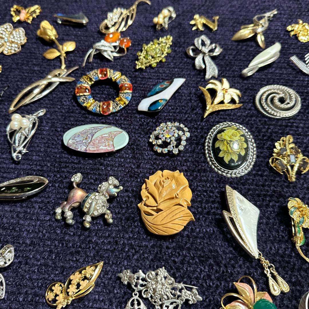 【vintage】ブローチ　大量　130点以上　まとめ売り